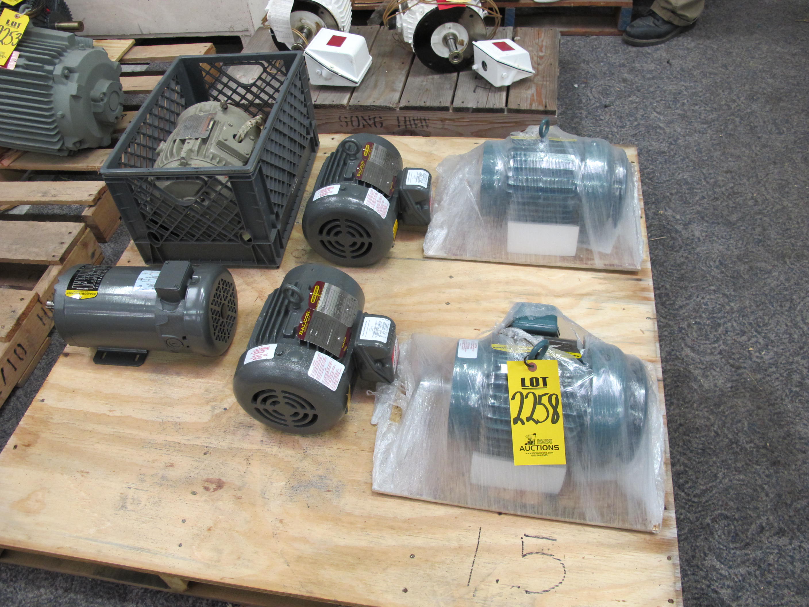 LOT (3) MOTOR, ELECTRIC TYPE, 1-1/2 HORSEPOWER, 208-230V/460V 3 PHASE 60HZ ELEC RATING, 1755 RPM, 145TC FRAME, 5.1-4.8/2.4A AMPS, CONT. DUTY, 1.1 SERVICE FACTOR. PART # VCP3584T, (1) MOTOR, ELECTRIC TYPE, 1HP HORSEPOWER, 250V ELEC RATING, 1750 RPM, 56 FRAME, ARM. 3.5AMPS, FIELD 0.2AMP AMPS, TEFC ENCLOSURE, CONTINUOUS DUTY. BRG DE6205, BRG ODE6203 INSULATION CLASS I, AMB 40C CP3535D TYPE, PART # 35P328Z512G1, (1) MOTOR, ELECTRIC TYPE, 1 HORSEPOWER, 460VAC 3 PHASE 60HZ ELEC RATING, 1165 RPM, 182TCZ FRAME, 1.75 AMPS, TENV ENCLOSURE, CONTINUOUS DUTY, 1.0 SERVICE FACTOR, 1" DIA SHAFT. THD SHAFT WITH SLOT KEY INSULATION CLASS 'H' TYPE 'RH', 50 DEGREE C MAXIMUM AMBIENT TEMPERATURE, FOOT MOUNTED, PART # 600288-235 (W-44) LOADING & HANDLING FEE $15-